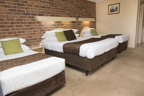 A Line Motel - Accommodation QLD 3