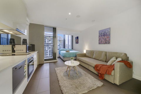 A Lovely Studio Next To Southern Cross - Accommodation QLD 0