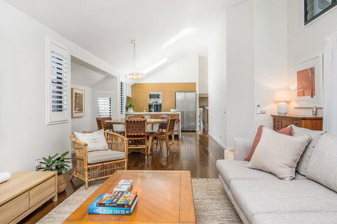 A PERFECT STAY - Solstice - Accommodation QLD 2