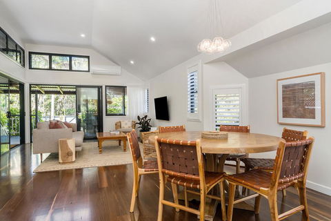 A PERFECT STAY - Solstice - Accommodation QLD 1