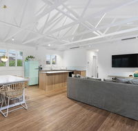 A PERFECT STAY - Sunset Beach - Summer Breeze - Accommodation QLD