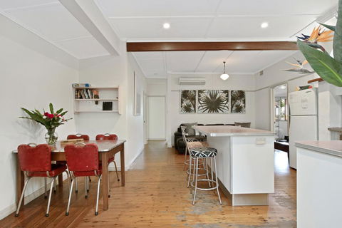 A SWEET ESCAPE - Byron Surf Cottage - Walk To Byron - Accommodation QLD 3