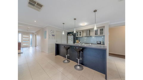A TOUCH OF CLASS - PET FRIENDLY (OUTSIDE ONLY) - Accommodation QLD 3