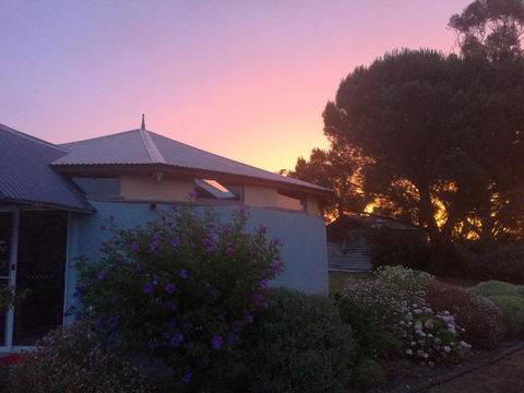 A Victor Harbour Retreat Aldinga-The Round Cottage - Accommodation QLD 1