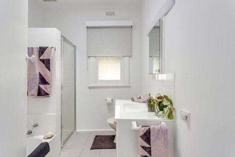 A Wave From It All - Accommodation QLD 1