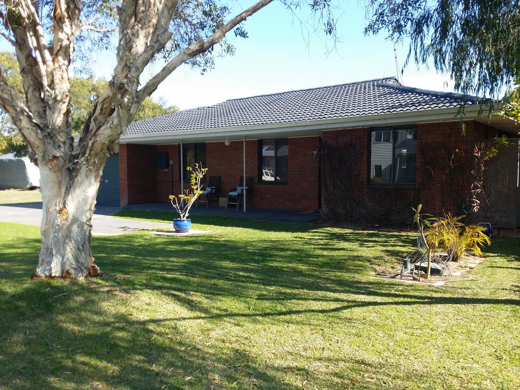 Reinscourt WA Accommodation QLD