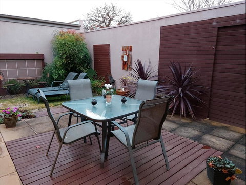 About Time Retreats- Studio Seven - Accommodation QLD 2