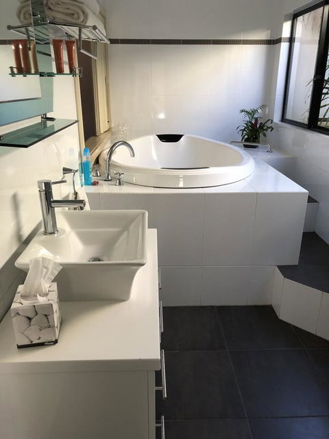 About Time Retreats- Studio Seven - Accommodation QLD 1