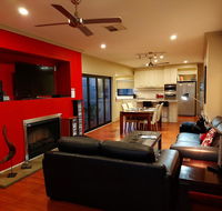 About Time Retreats- Studio Seven - Accommodation QLD