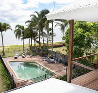 ABSOLUTE BEACHFRONT BLISS  NEWELL BEACH - Accommodation QLD