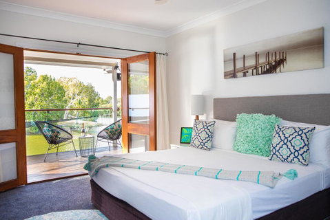 Absolute Lakefront - Port Douglas - Accommodation QLD 3