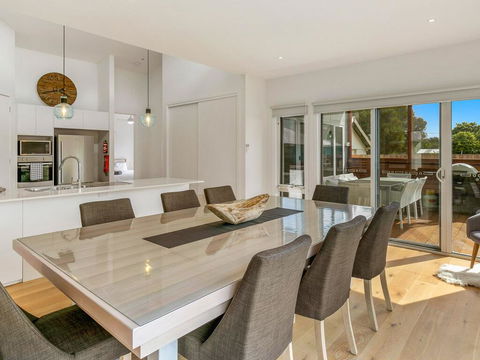Absolutely Beach - Accommodation QLD 3