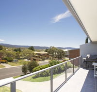 Acacia 2 - Luxurious Holiday Townhouse - Accommodation QLD