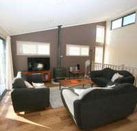 Acacia 5/2 Kirwan Close - Accommodation QLD