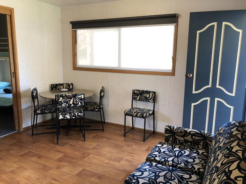 Acacia Caravan Park & Holiday Units - Accommodation QLD 3