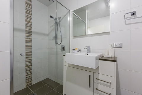 Accommodate Canberra- Domain Parliamentary Triangle - Accommodation QLD 3