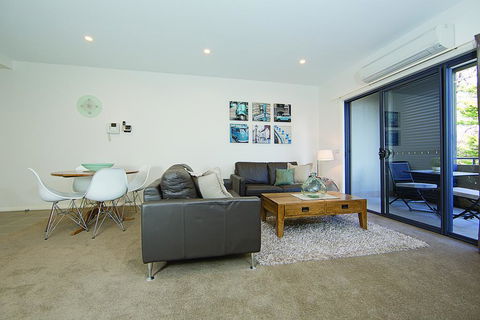 Accommodate Canberra- Domain Parliamentary Triangle - Accommodation QLD 1