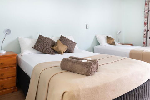 Accommodation On Denham - Accommodation QLD 3