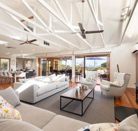 Acqua Vista - water view fireplace walk to beach - Accommodation QLD