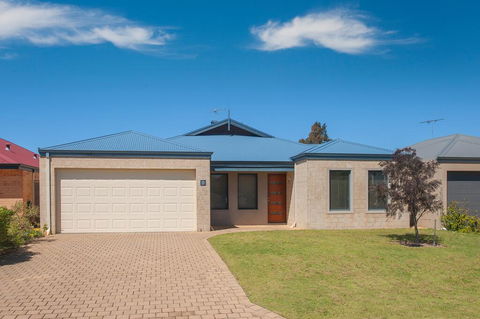 Acrosstheway - Accommodation QLD 0