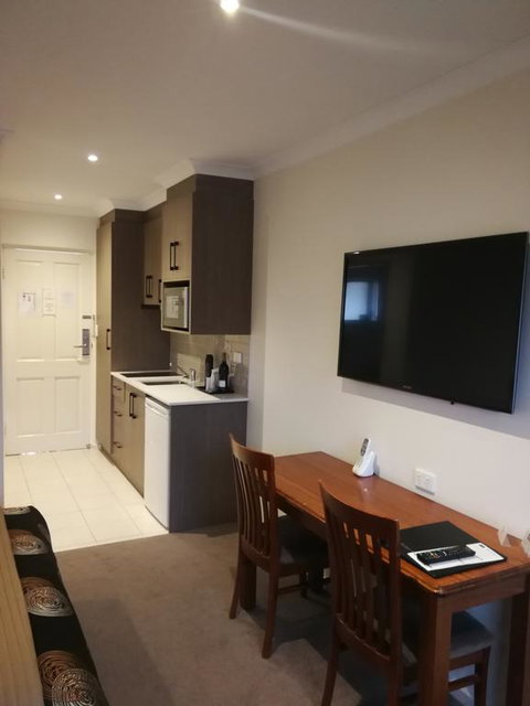Addison Motor Inn - Accommodation QLD 3