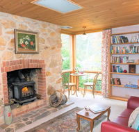 Adelaide Hills 'Camellia Cottage' - WiFi - Accommodation QLD