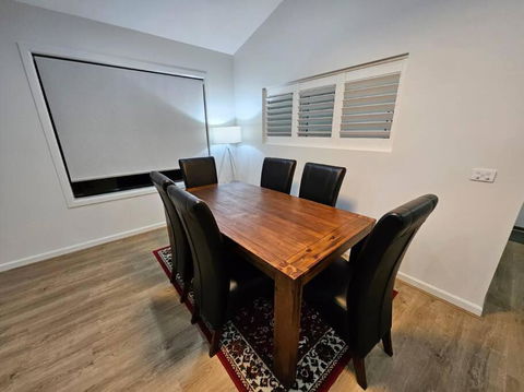 E 4 Room Retreat Family Friendly - Accommodation QLD 4