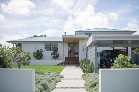 Diamond Beach House Beachfront Pool Pets - Accommodation QLD 2