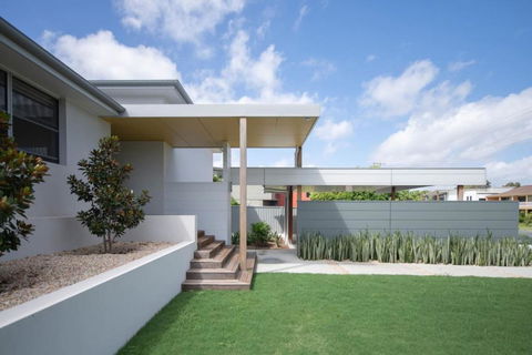 Diamond Beach House Beachfront Pool Pets - Accommodation QLD 4