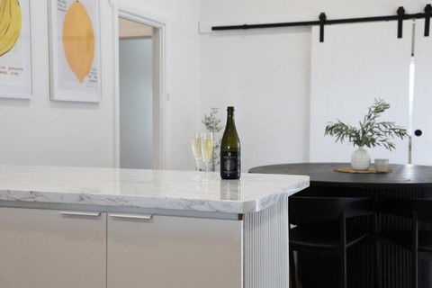 Dreamy Abode - Vineyard Retreat - Accommodation QLD 3