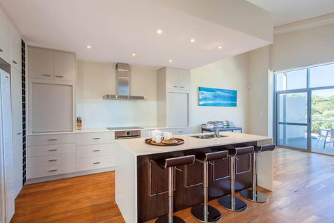 Eagle Escape I Private Properties - Accommodation QLD 4