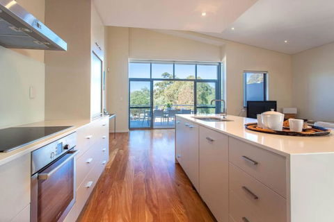 Eagle Escape I Private Properties - Accommodation QLD 3
