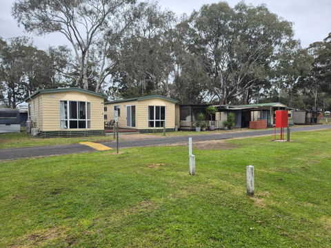Eagle Point Caravan Park - Accommodation QLD 3