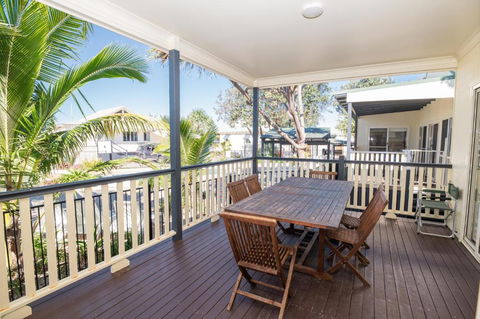E.V. - Eurong Beach Villa - Accommodation QLD 2