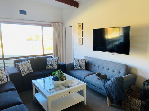 ELM Accommodation - Merrijig - Accommodation QLD 4