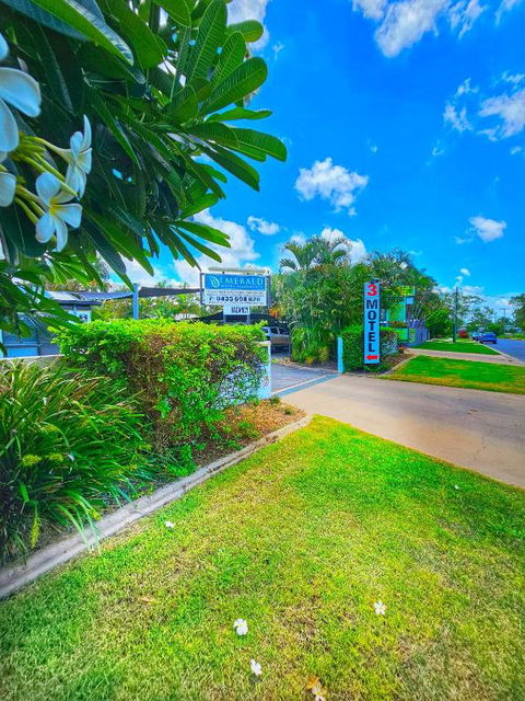 Emerald Motel Apartments - Accommodation QLD 0