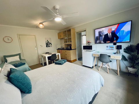 Emu Retreat B&B - Accommodation QLD 2