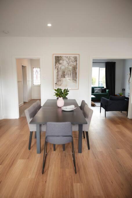 Enjoy A Renovated Retreat With Outdoor Bath - Accommodation QLD 2