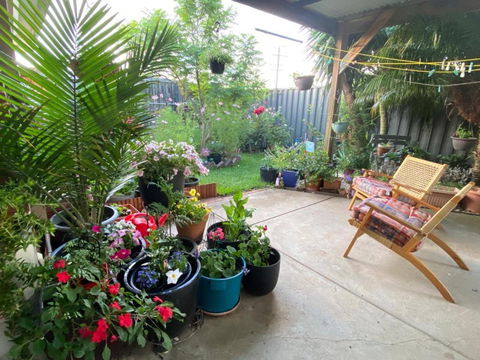 ENTIRE HOME IN WERRIBEE,BEST POSSIBLE LOCATION YOU CAN FIND - Accommodation QLD 1