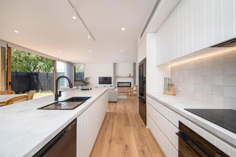 Feel The Bay Breeze 1 In Rye - Accommodation QLD 2