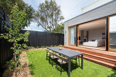 Feel The Bay Breeze 1 In Rye - Accommodation QLD 3