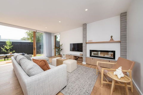 Feel The Bay Breeze 1 In Rye - Accommodation QLD 1