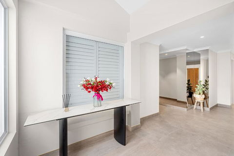 Exquisite Oasis Family Retreat - Accommodation QLD 2