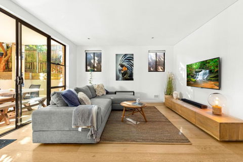 Fab Bondi 2-Bed With Courtyard & Alfresco Dining - Accommodation QLD 2