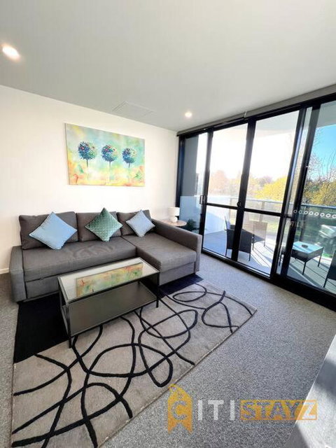 Fab In Phillip - 2bd 2bth Apt - Close To CBR Hospital - Accommodation QLD 0