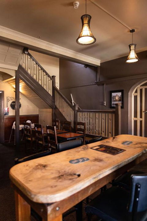 Family Hotel - Accommodation QLD 4