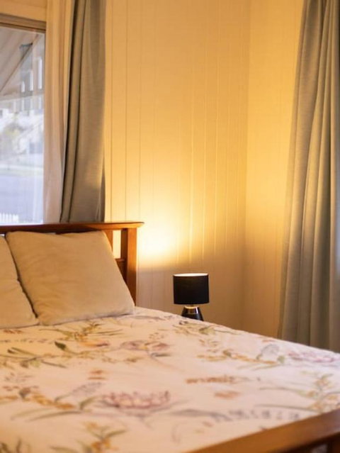 Family Friendly Cozy 4BR House At Annerley - Accommodation QLD 4