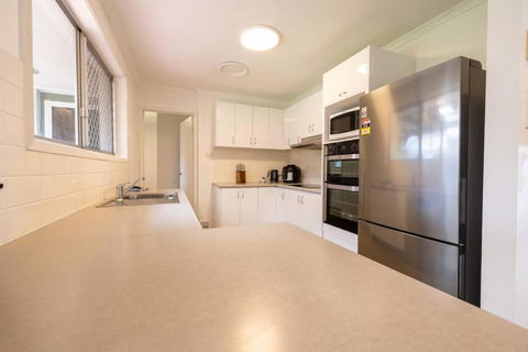 Family-Friendly Retreat With Pool & Spacious Living - Accommodation QLD 2