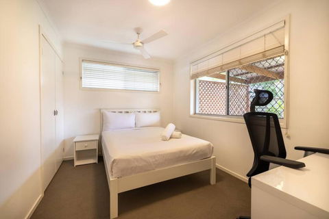 Family-Friendly Retreat With Pool & Spacious Living - Accommodation QLD 4