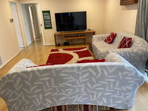 Family Home- Close To Knox City & Dandenong Ranges - Accommodation QLD 0